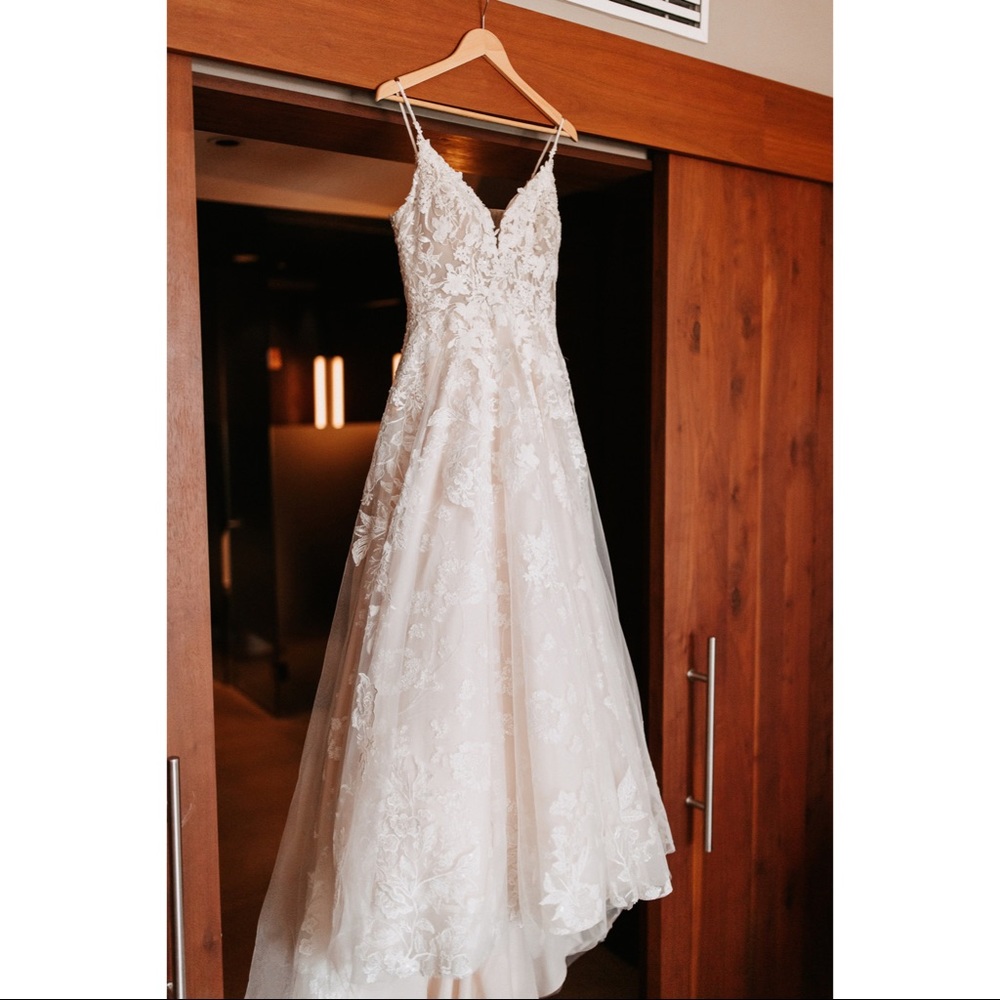 Essense of Australia Wedding Dress